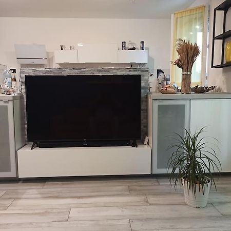 Ferienwohnung Chez Ilenia Lagny Exterior foto