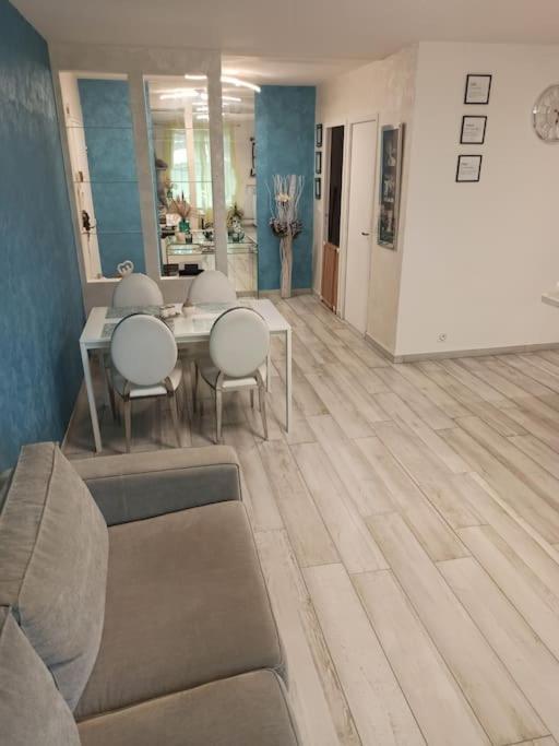 Ferienwohnung Chez Ilenia Lagny Exterior foto