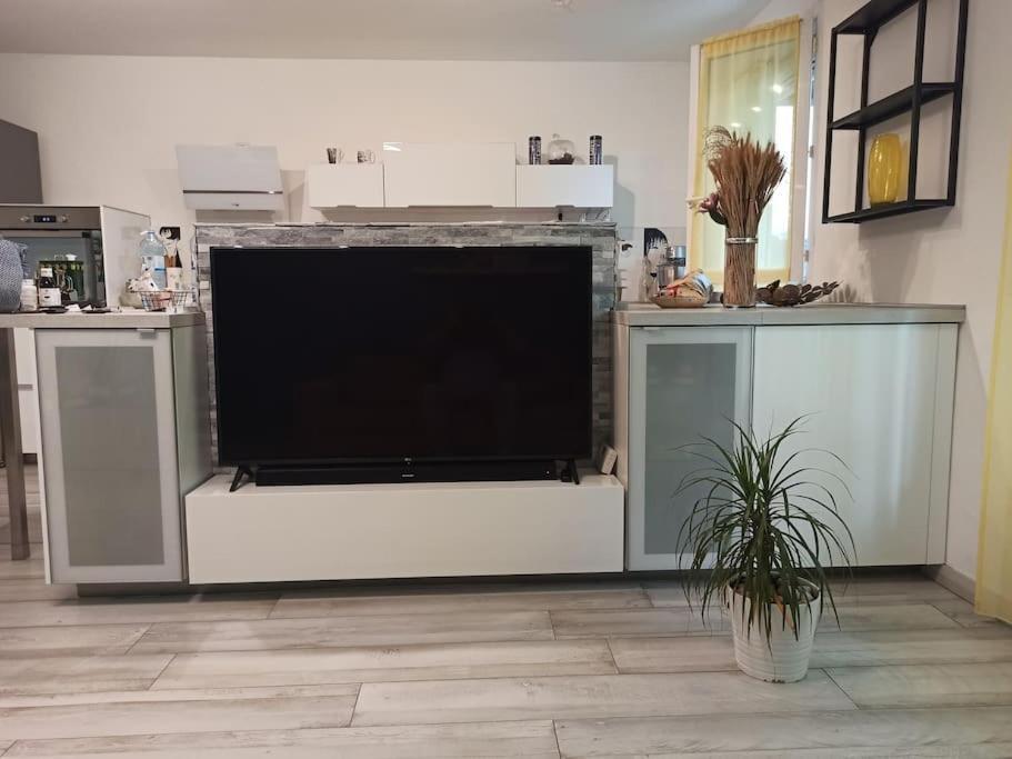 Ferienwohnung Chez Ilenia Lagny Exterior foto